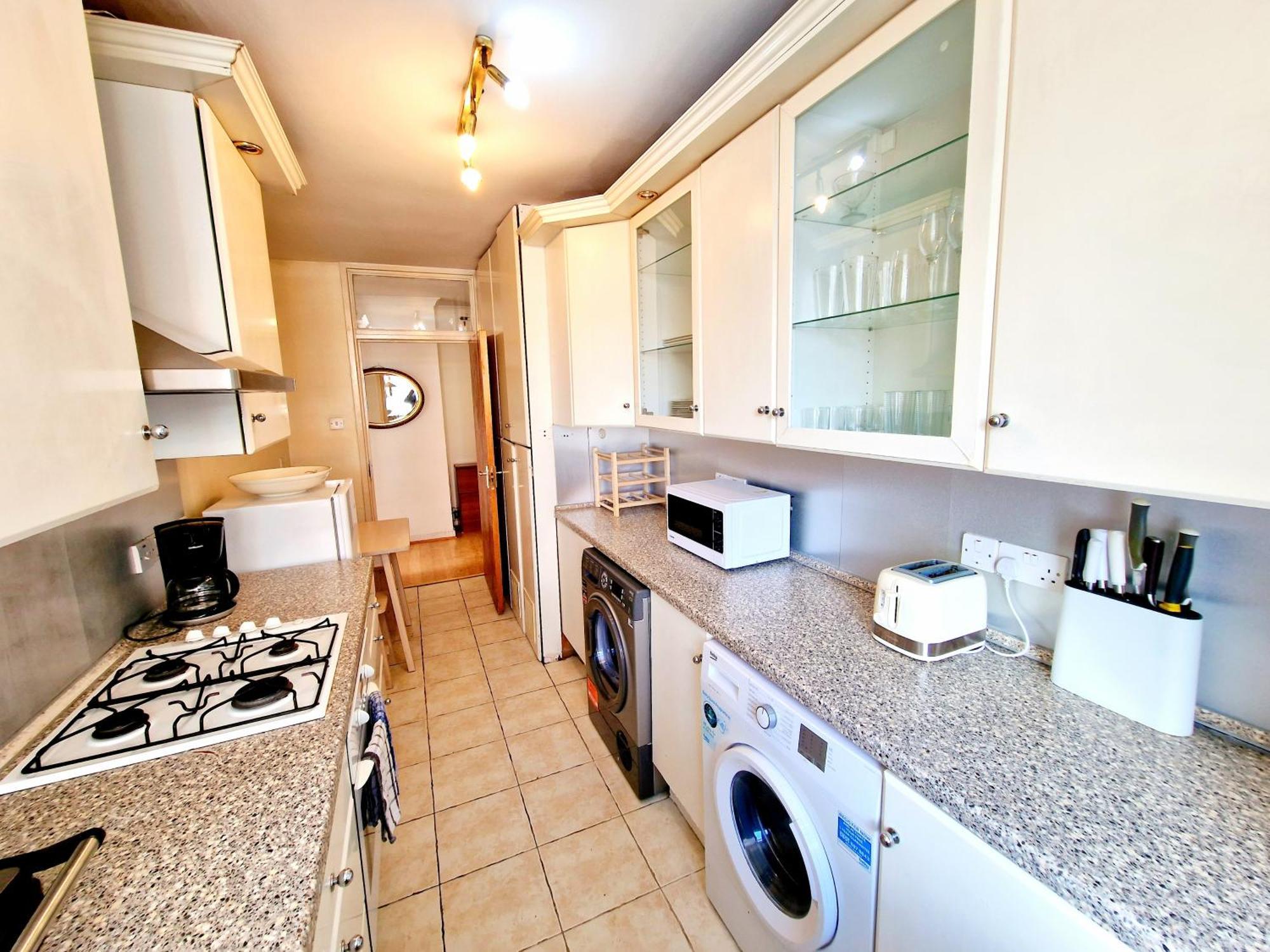 Bright & Spacious Home In Building With Lift, Right Next To Bayswater Station - Walk To Kensington Palace, Hyde Park, Little Venice & Notting Hill Londres Exterior foto