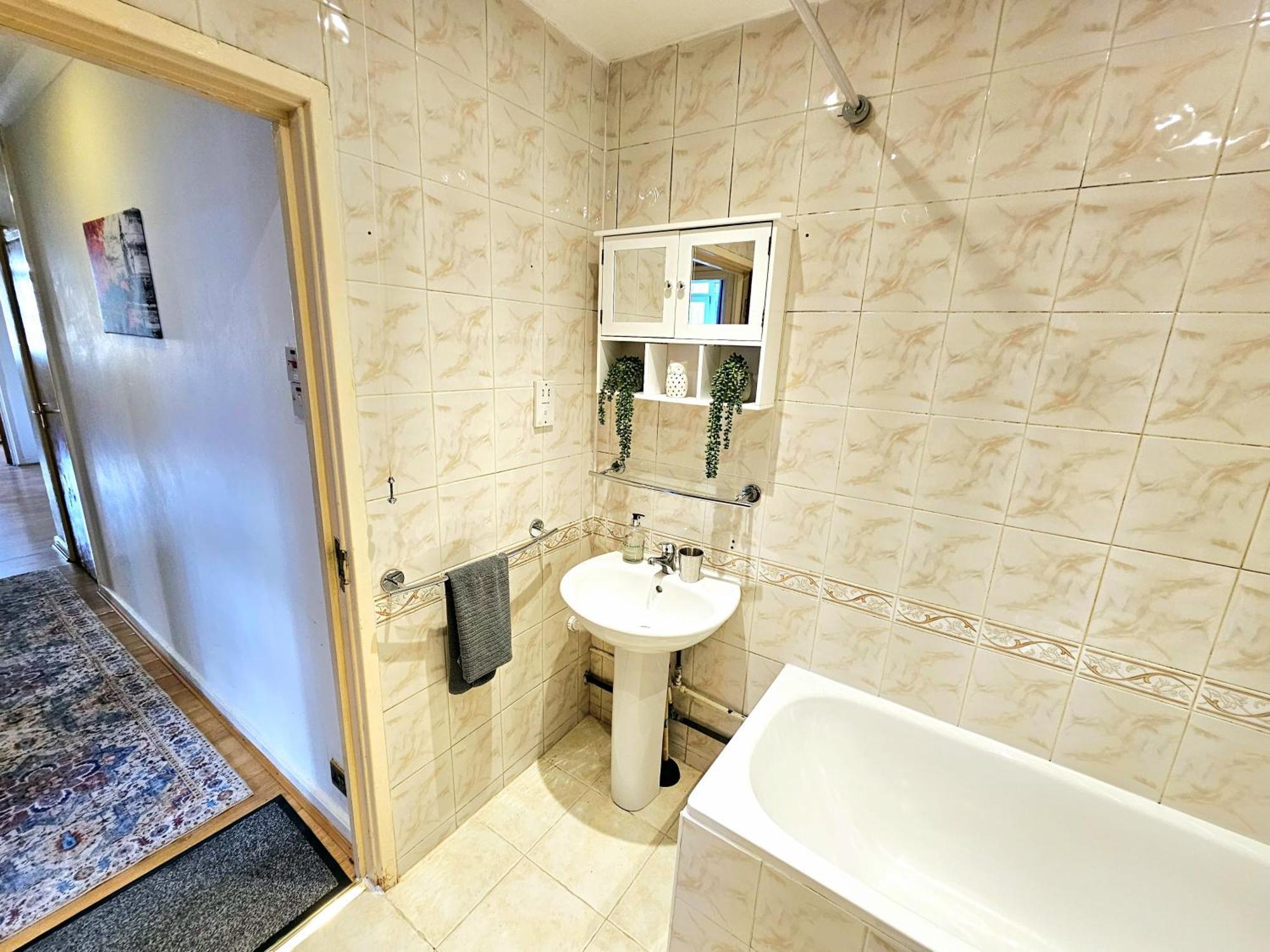 Bright & Spacious Home In Building With Lift, Right Next To Bayswater Station - Walk To Kensington Palace, Hyde Park, Little Venice & Notting Hill Londres Exterior foto